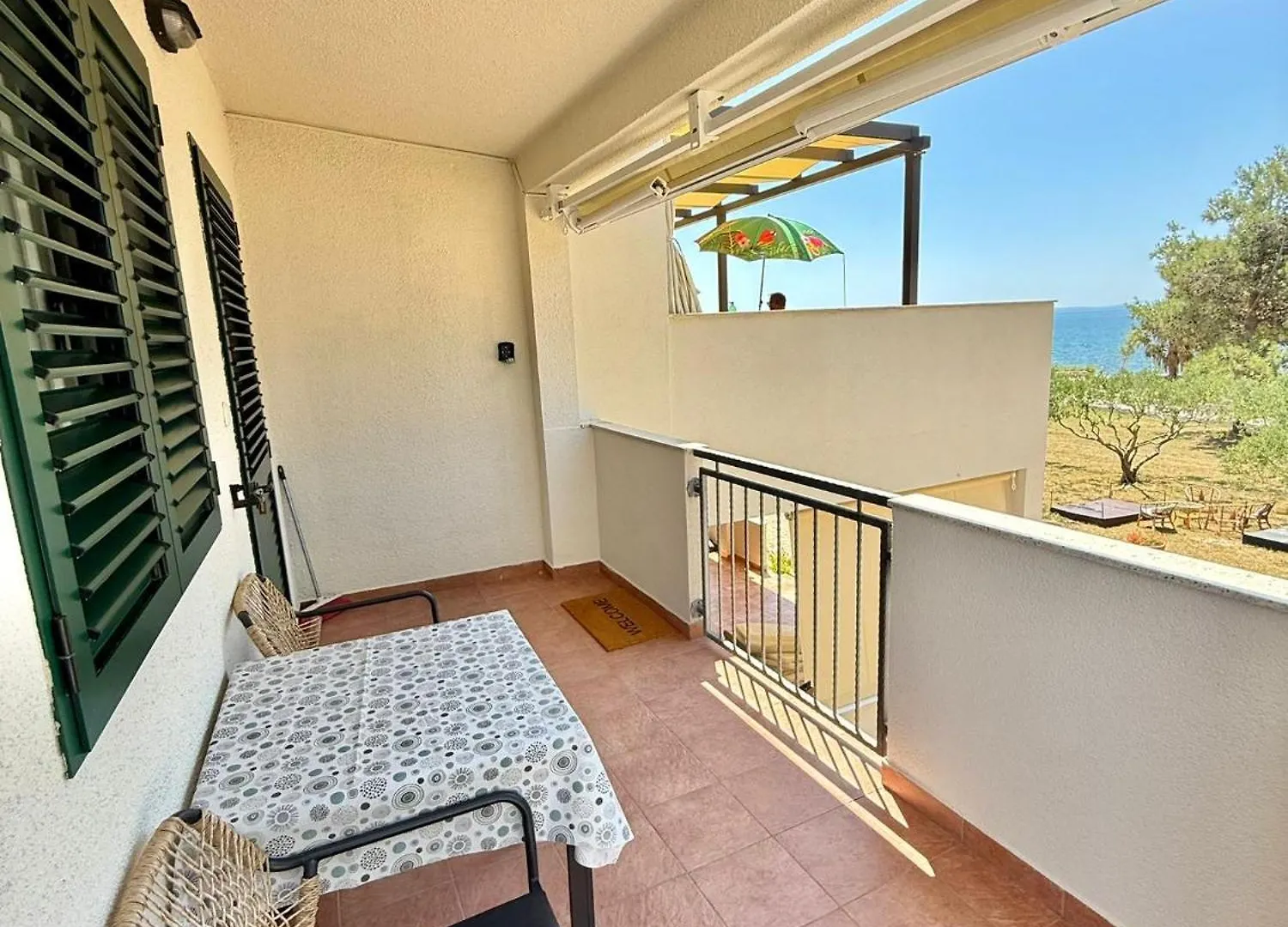 L&L Apartments Vir