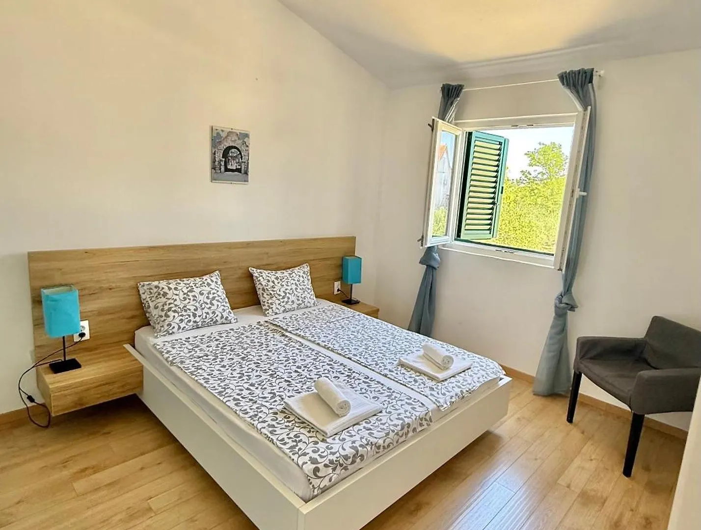 L&L Apartments Vir