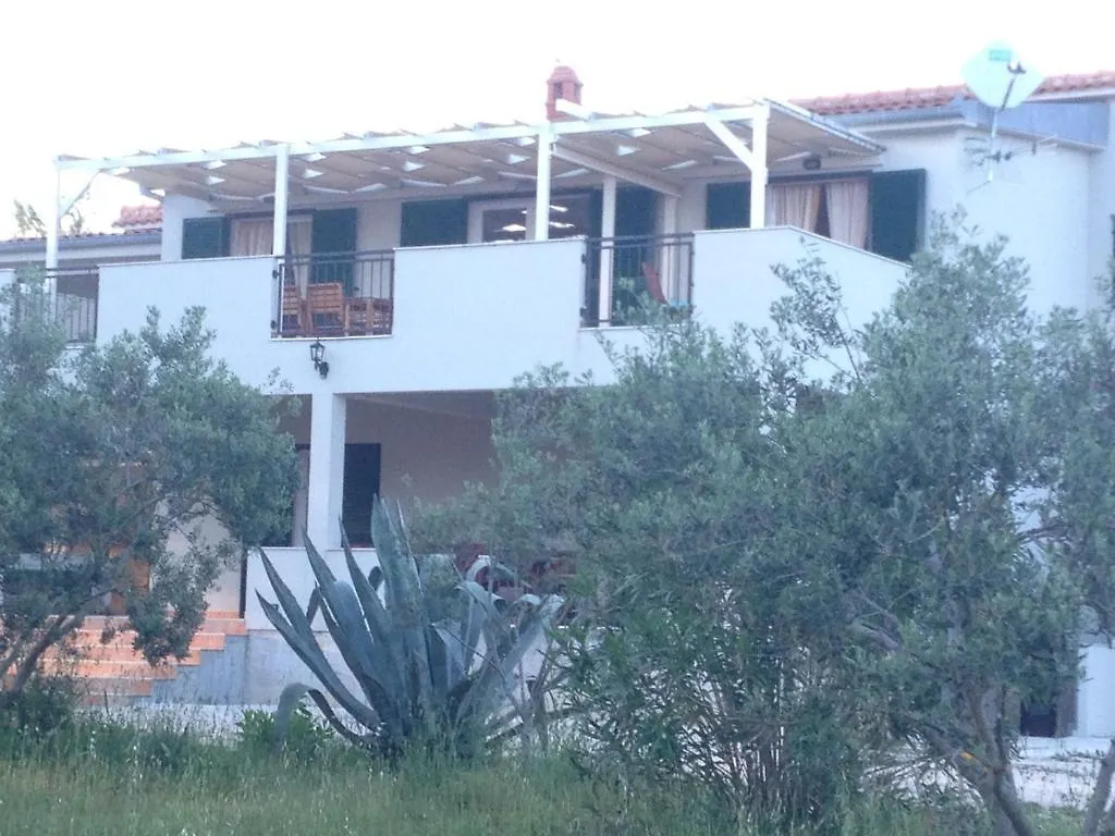 L&L Apartments Vir